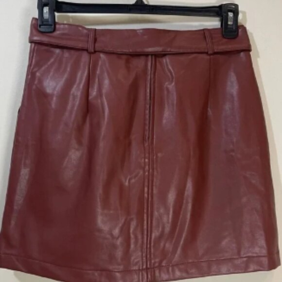 Abercrombie & Fitch Brown Vegan Faux Leather Mini Skirt Sz. Medium NWOT - Picture 5 of 7